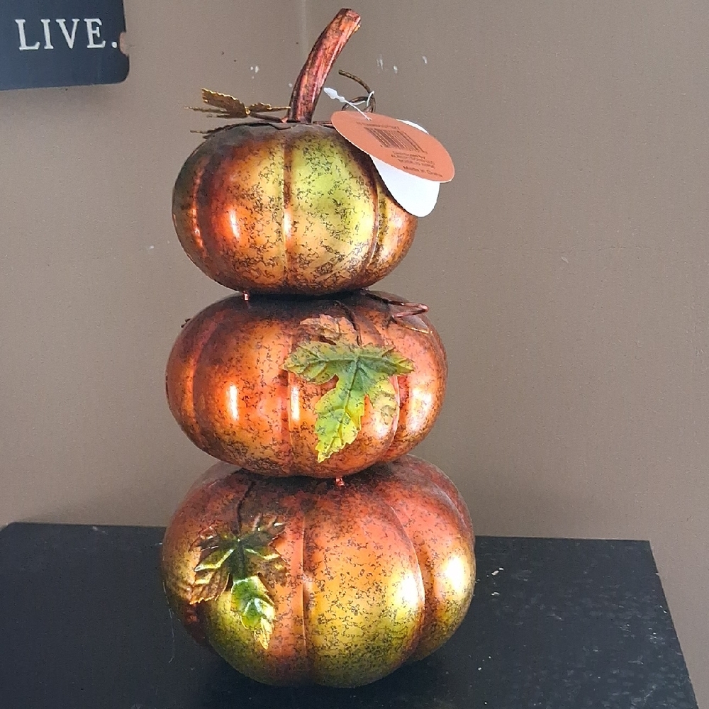 Metallic Pumpkin Stack Decor